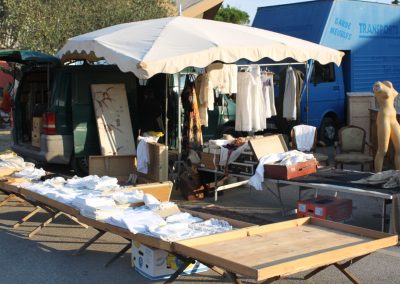avignon antiquites deballage marchand