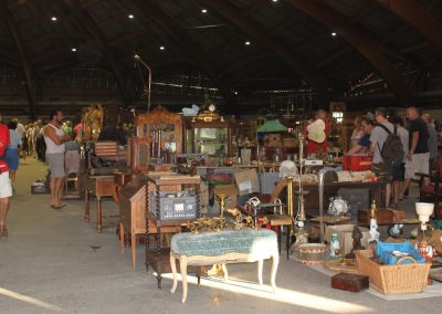 avignon antiquites deballage marchand