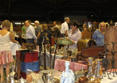 avignon antiquites deballage marchand