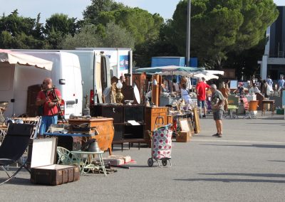 avignon antiquites deballage marchand