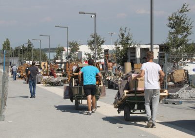 avignon antiquites deballage marchand