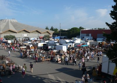 avignon antiquites deballage marchand